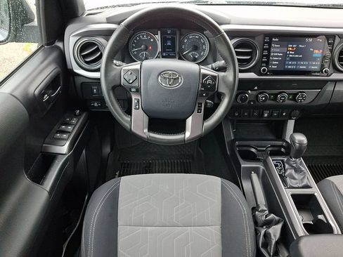 Used 2020 Toyota Tacoma TRD Sport w/ Technology Package AWD/4WD image 12