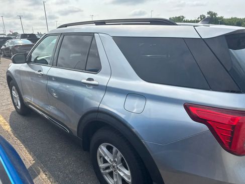 Used 2021 Ford Explorer XLT w/ Equipment Group 202A AWD/4WD image 16