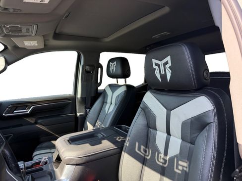 Used 2022 Chevrolet Silverado 1500 RST AWD/4WD image 9