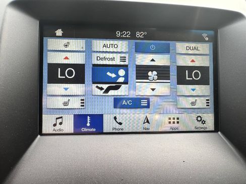 Used 2018 Ford Edge Titanium w/ Technology Package FWD image 10