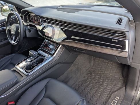 Used 2019 Audi Q8 Prestige image 18