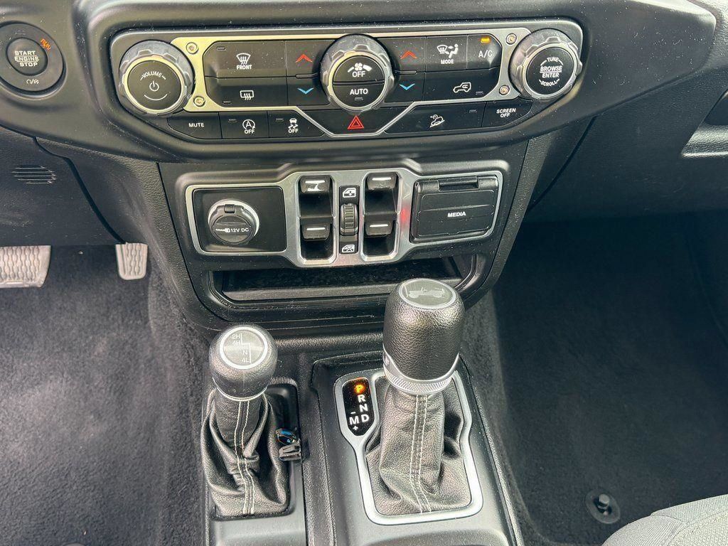 Used 2020 Jeep Wrangler Unlimited Sahara AWD/4WD image 35