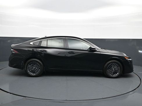 Used 2026 Nissan Sentra SV w/ Floor Mat Package FWD image 8
