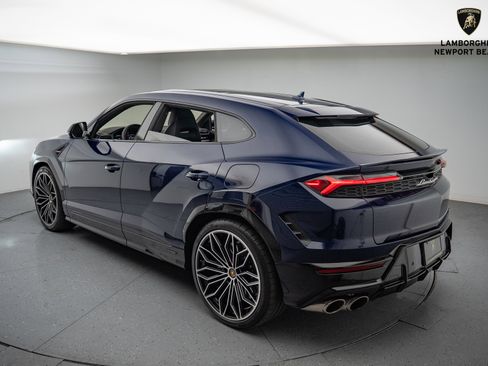 Used 2025 Lamborghini Urus SE image 13