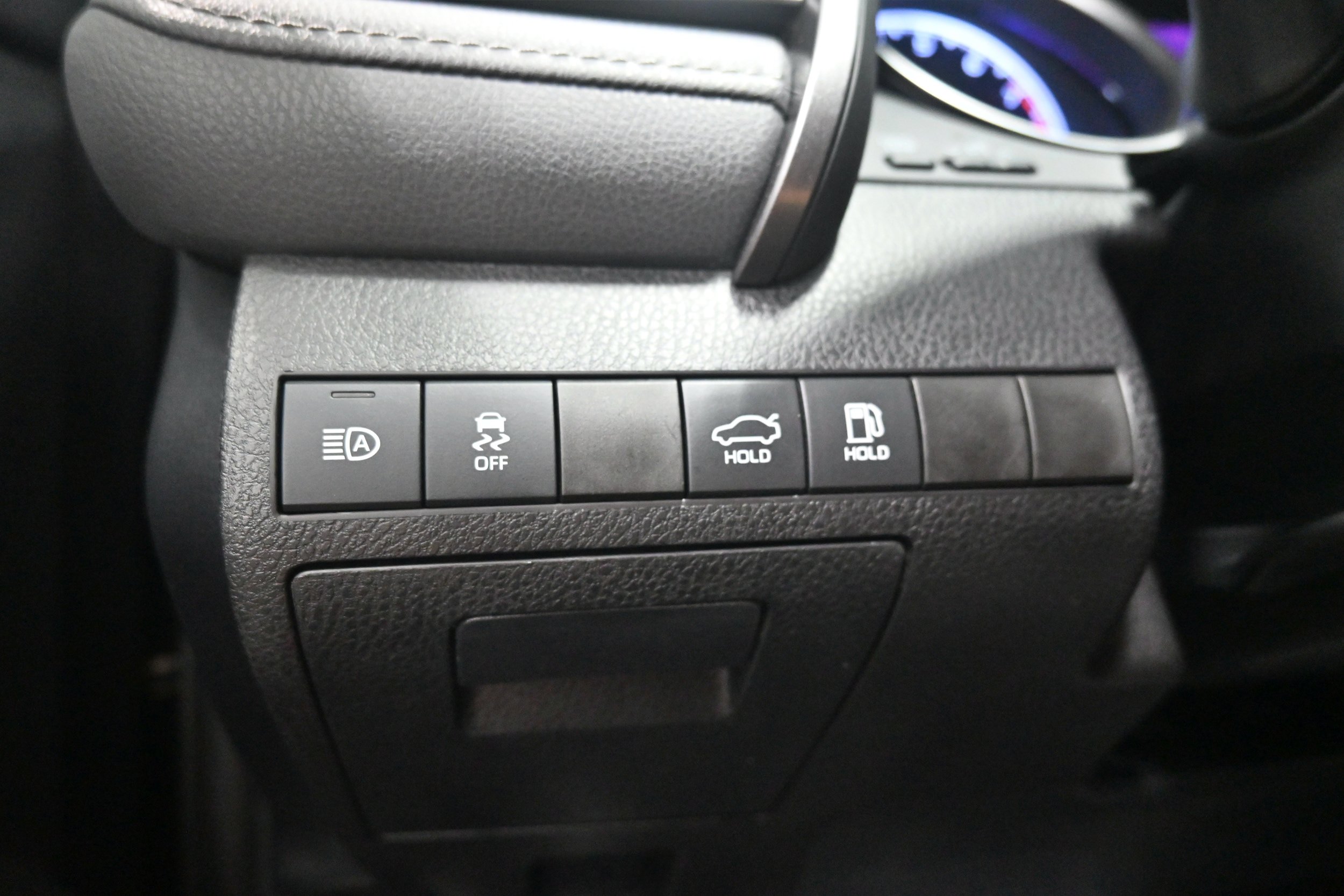 Used 2021 Toyota Camry LE AWD/4WD image 8