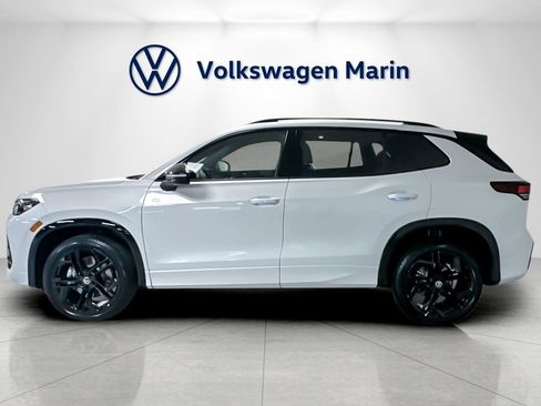 New 2026 Volkswagen Tiguan SE R-Line image 2