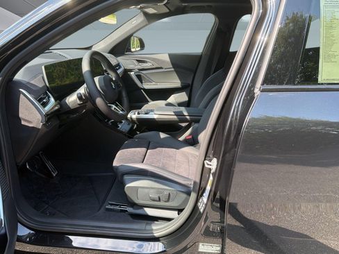 Used 2026 BMW X2 xDrive28i w/ M Sport Package AWD/4WD image 5