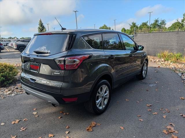 Used 2017 Ford Escape SE FWD image 5