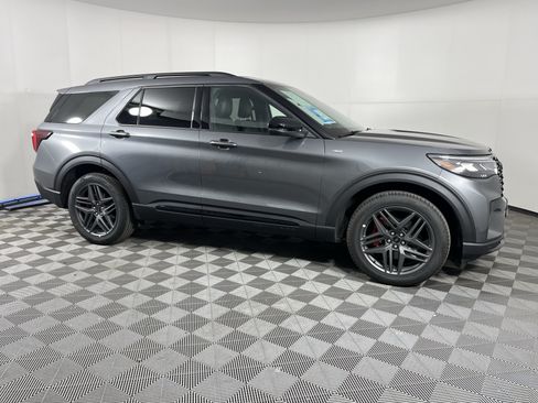 Used 2026 Ford Explorer ST-Line w/ ST-Line Street Pack AWD/4WD image 6