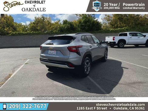 Certified 2024 Chevrolet Trax LT w/ Sunroof Package image 11