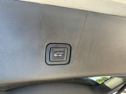 Used 2023 Chevrolet Traverse Premier w/ Redline Edition FWD image 38