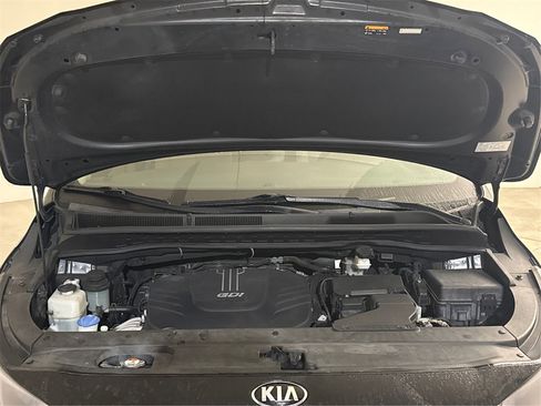 Used 2016 Kia Sedona EX image 16