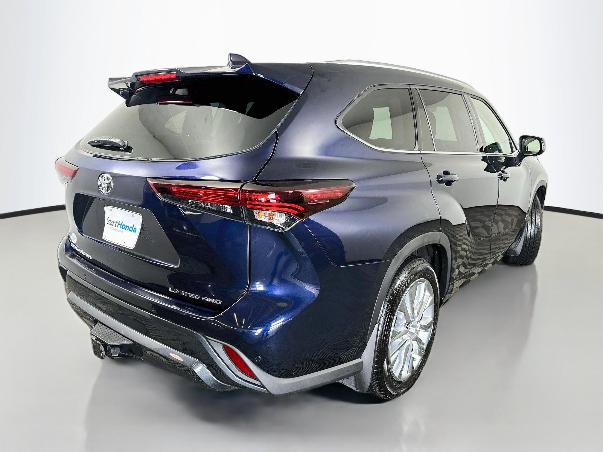 Used 2026 Toyota Highlander Limited AWD/4WD image 7