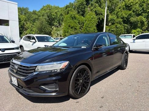 Used 2020 Volkswagen Passat 2.0T SEL FWD image 1