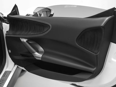 Certified 2024 Ferrari SF90 Spider AWD/4WD image 30