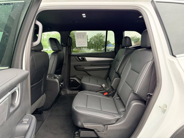 Used 2026 Buick Enclave Preferred AWD/4WD image 8