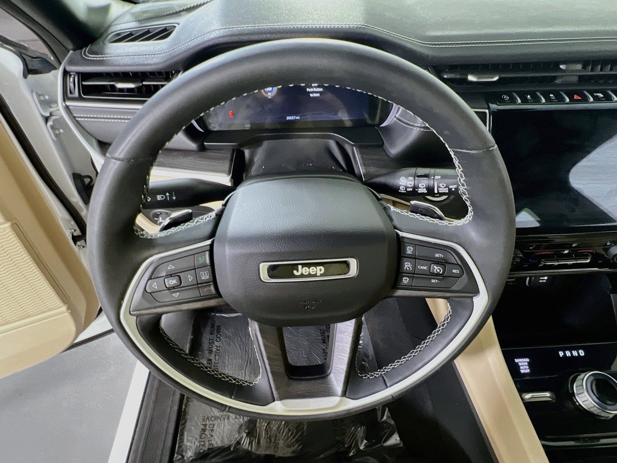 Used 2023 Jeep Grand Cherokee Limited AWD/4WD image 11