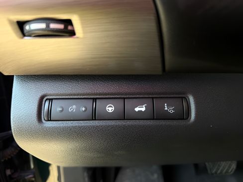 Used 2025 Nissan Pathfinder Platinum FWD image 72