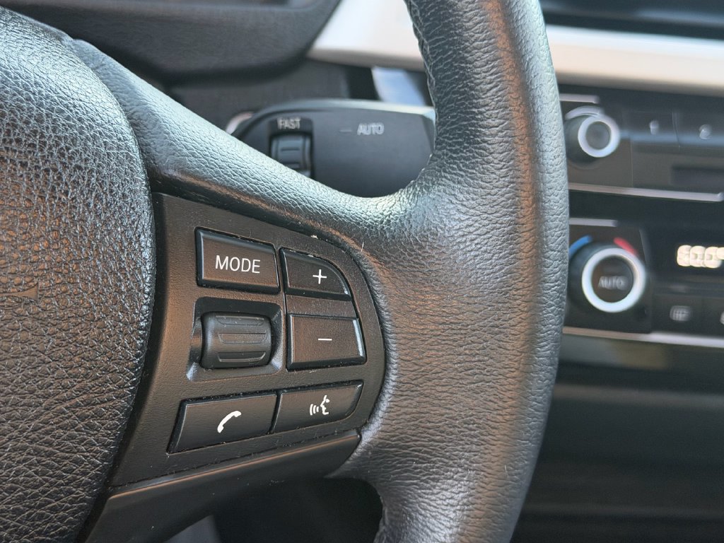 Used 2018 BMW 320i Sedan RWD image 24