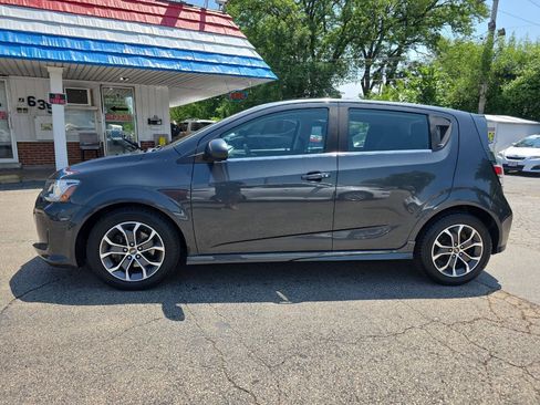Used 2017 Chevrolet Sonic LT w/ Convenience Package FWD image 3