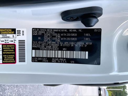 Used 2023 Toyota Sienna Platinum FWD image 29
