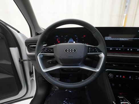Used 2025 Audi Q5 Premium w/ Convenience Package AWD/4WD image 4