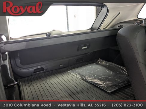 Certified 2023 Volvo XC60 B5 Plus w/ Protection Package Premier FWD image 11