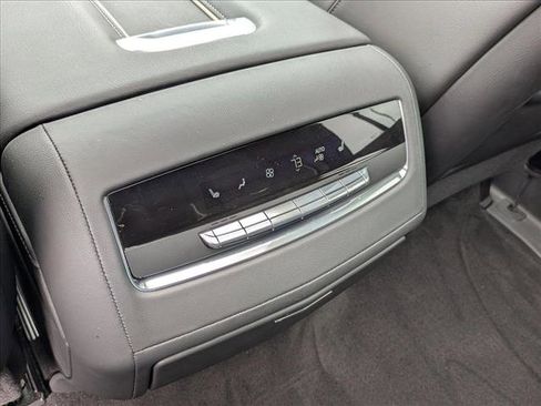 Used 2022 Cadillac Escalade Premium Luxury image 18