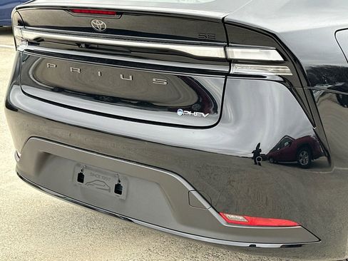 New 2026 Toyota Prius Plug-In Hybrid image 5