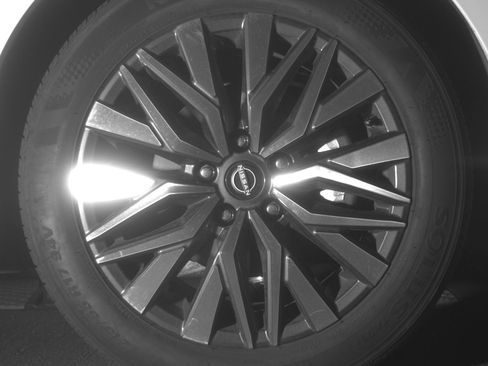 Used 2025 Nissan Altima 2.5 SV FWD image 13