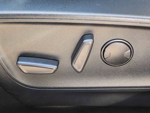 Used 2022 Ford Escape SEL image 18