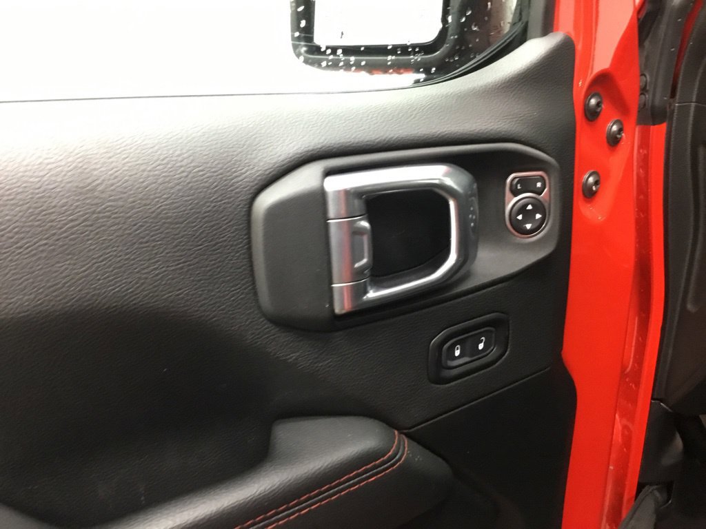 Used 2021 Jeep Wrangler Unlimited Rubicon w/ Cold Weather Group AWD/4WD image 7