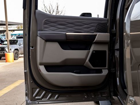 Used 2026 Ford F250 Platinum w/ Platinum Plus Package image 38