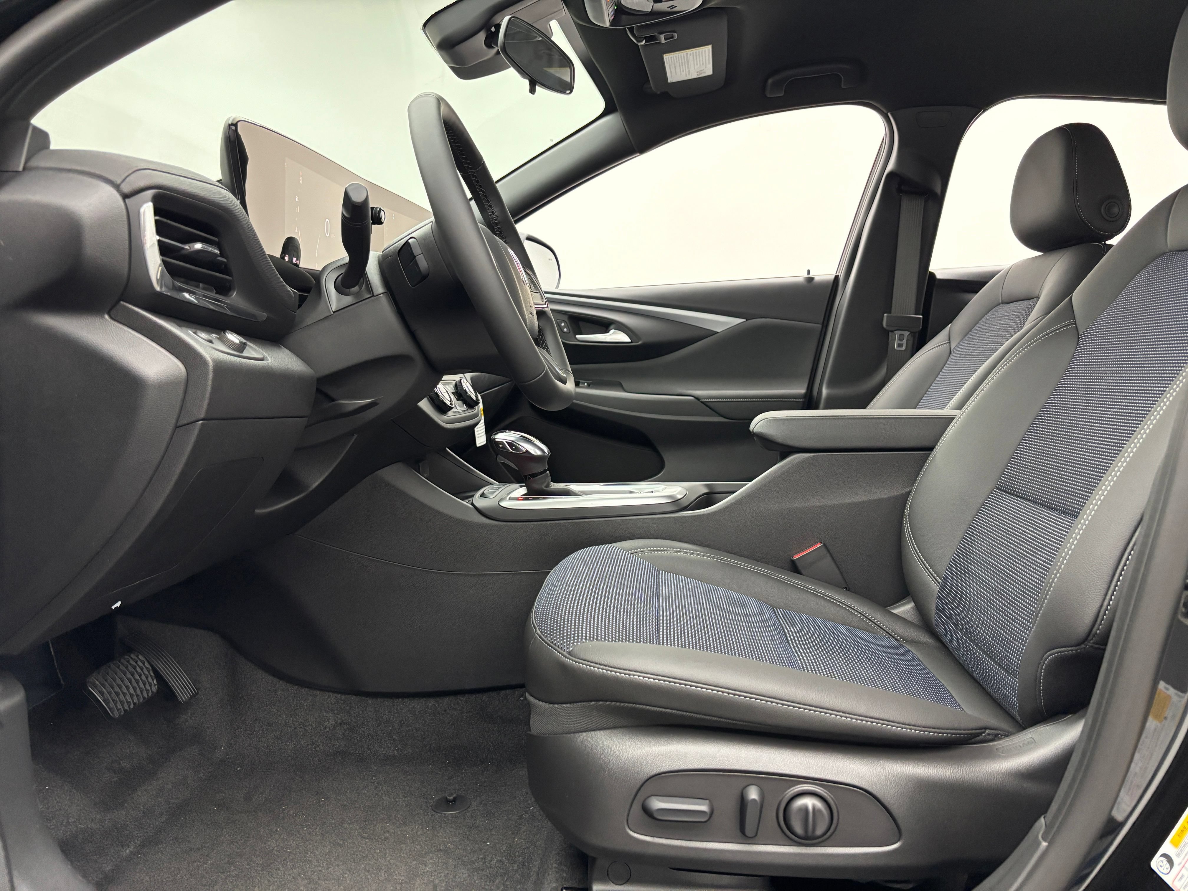 New 2026 Buick Envista Sport Touring w/ Convenience I Package FWD image 16
