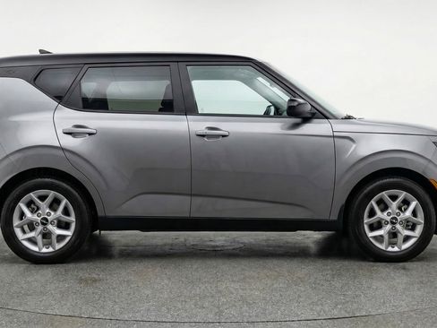 Used 2025 Kia Soul LX w/ LX Technology Package image 11