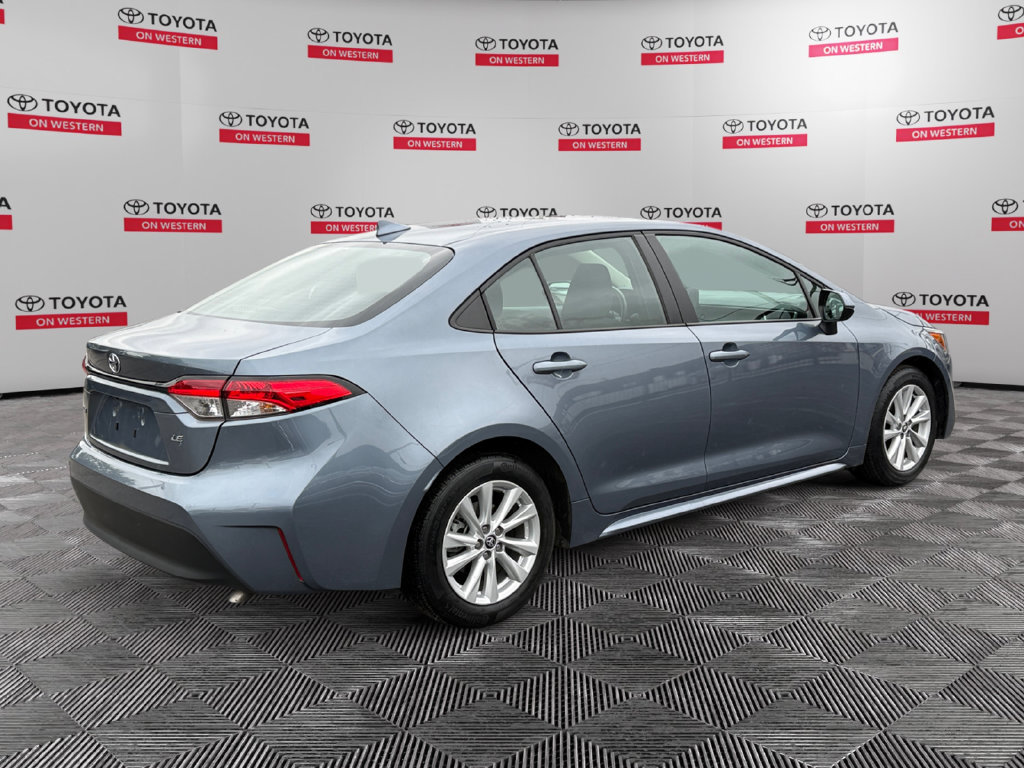 Used 2026 Toyota Corolla LE w/ LE Premium Package FWD image 5