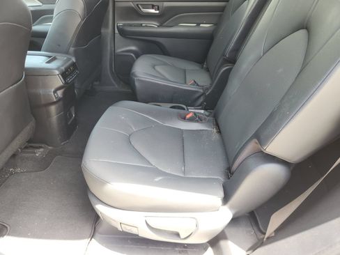 Used 2024 Toyota Grand Highlander FWD image 32