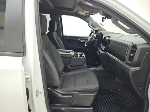 Used 2023 Chevrolet Silverado 1500 LT AWD/4WD image 17