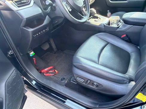 Used 2022 Toyota RAV4 Limited AWD/4WD image 8