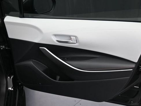 Used 2025 Toyota Corolla SE FWD image 32