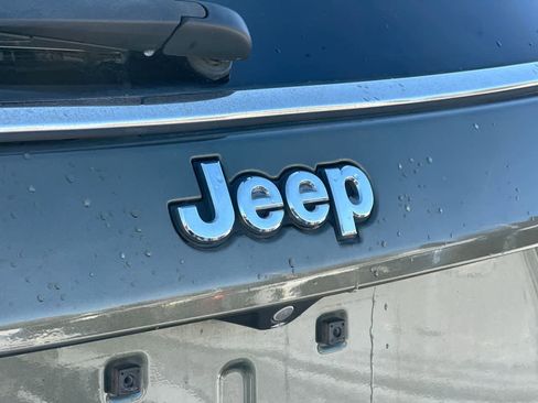 Used 2018 Jeep Compass Latitude w/ Cold Weather Group image 17