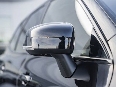 New 2026 Volvo XC60 B5 Plus w/ Protection Package Premier image 15