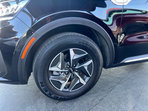 Used 2022 Kia Sorento S image 16