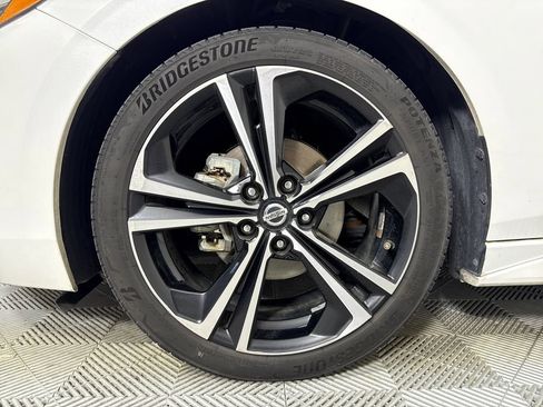 Used 2022 Nissan Sentra SR w/ Electronics Package FWD image 20