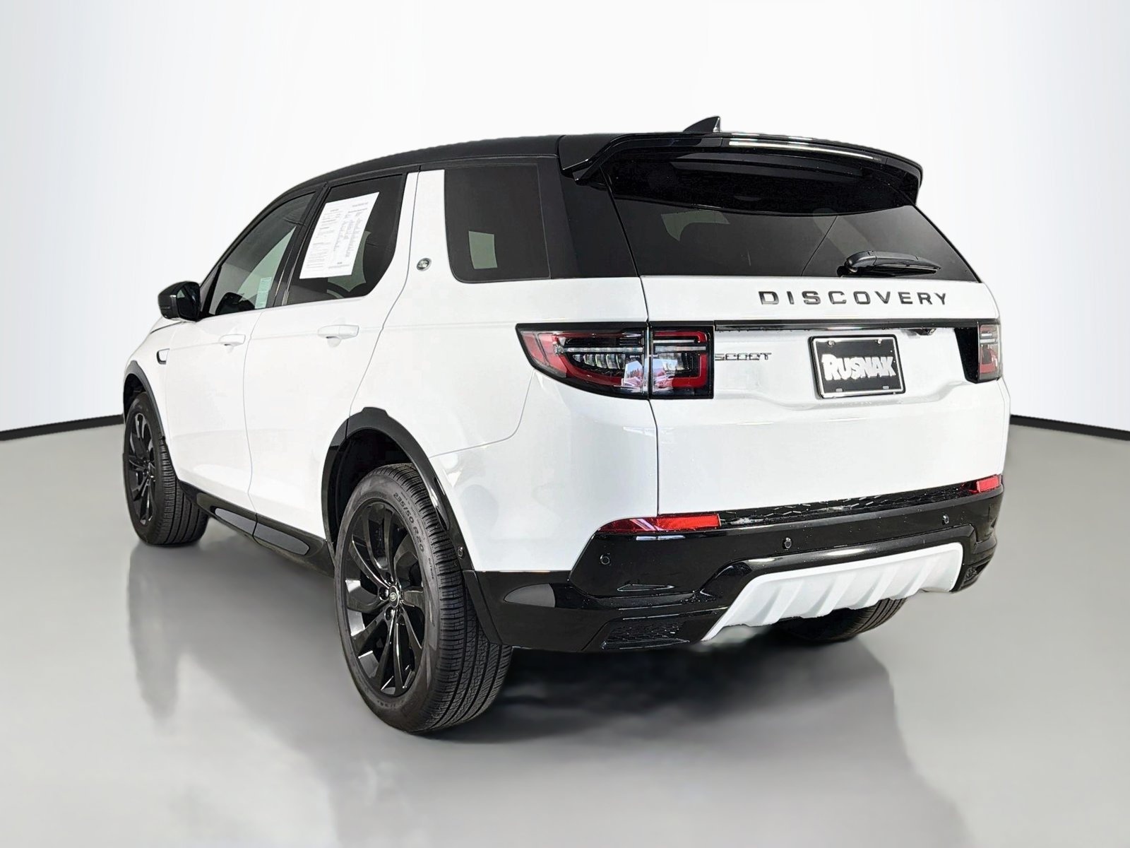 Used 2024 Land Rover Discovery Sport Dynamic SE AWD/4WD image 5