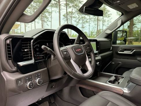 Used 2025 GMC Sierra 3500 SLT w/ SLT Premium Package AWD/4WD image 12