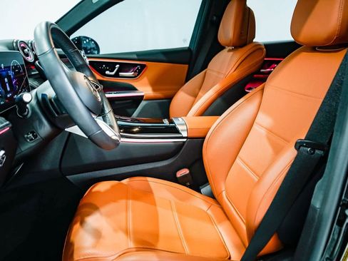 Used 2023 Mercedes-Benz GLC 300 4MATIC image 17