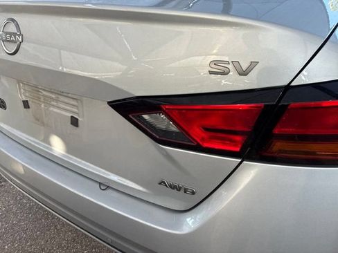 Used 2024 Nissan Altima 2.5 SV w/ SV Premium Package AWD/4WD image 5