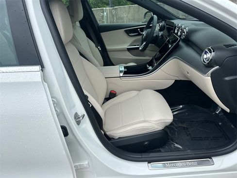 Used 2025 Mercedes-Benz C 300 4MATIC Sedan image 15