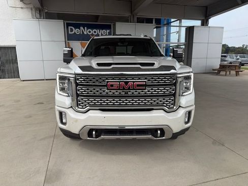 Used 2022 GMC Sierra 3500 Denali w/ Denali Ultimate Package AWD/4WD image 8